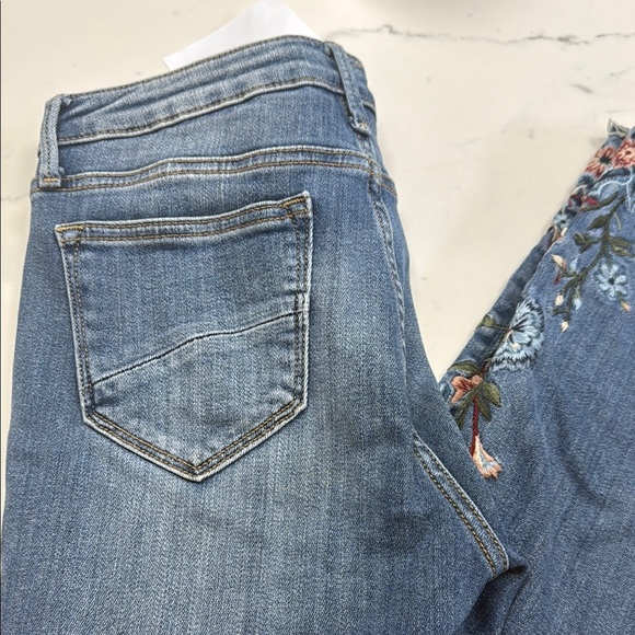 DRIFTWOOD Blue Skinny Jeans with Floral Embroidery - Picture 4 of 6